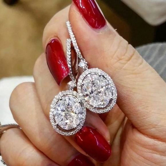 🎀18k/925 Classic Diamond Drop Earrings - Picture 3 of 5